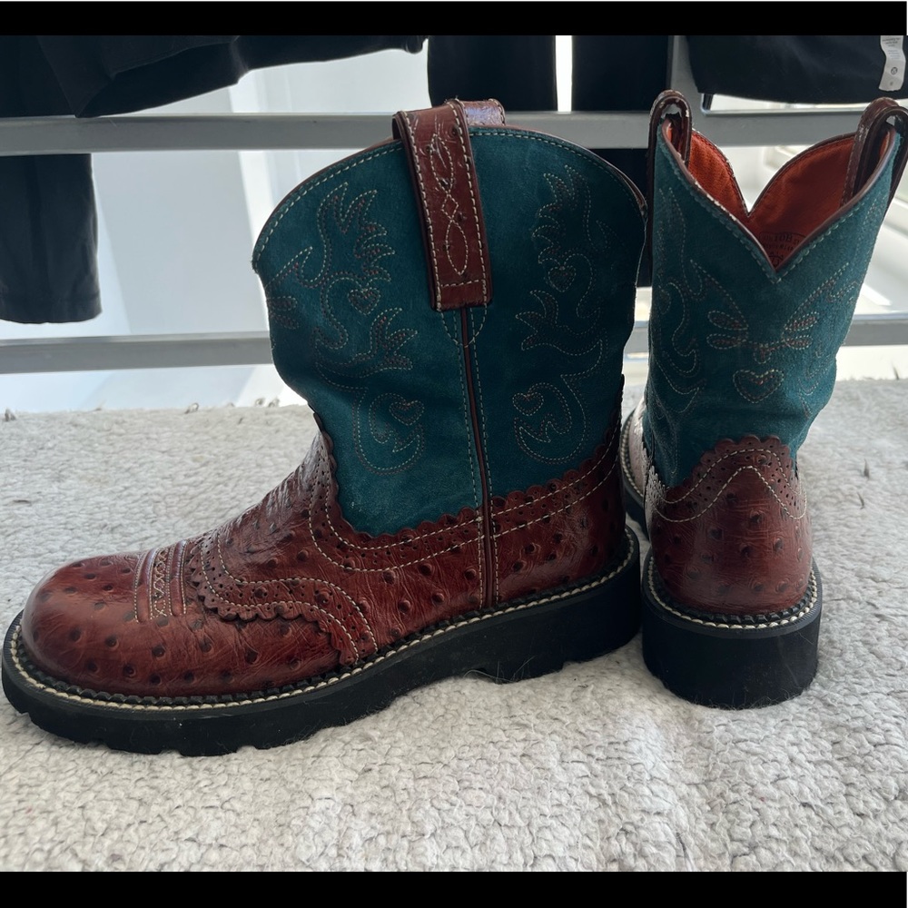 Fat baby leather Ariat cowboy boots with ostrich pattern.